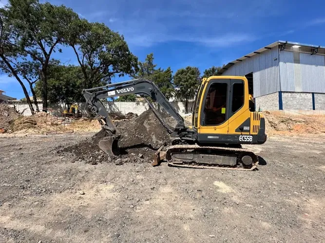 Mini escavadeira Volvo EC55 2013