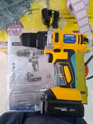 Parafusadeira / Furadeira Tramontina (Bateria Recarregável) 12v