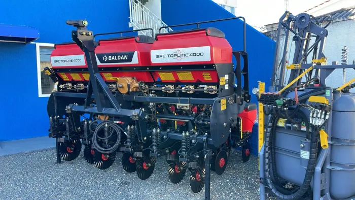 Plantadeira 7 linhas pantografica Baldan