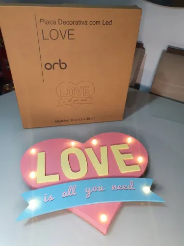 Placa Decorativa Love com Led - Iluminação para sua casa