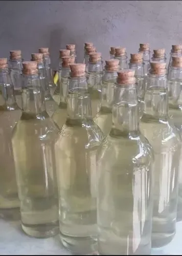 Óleo para cabelos, pele e gastronomia.