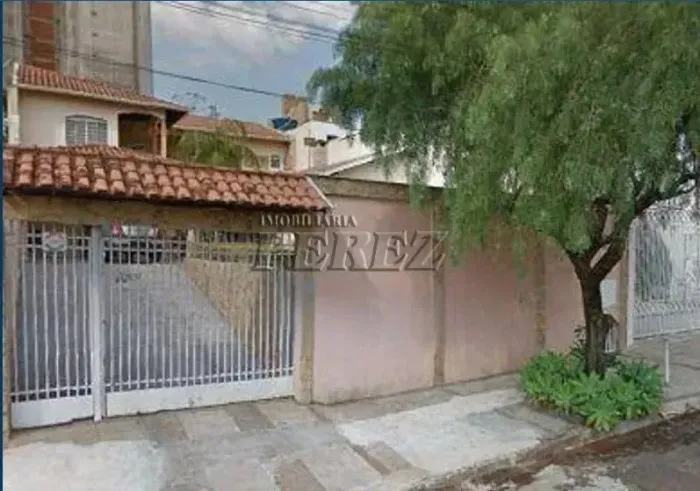 Casa à venda na Rua Presidente Bernardes, Jardim Andrade - Região oeste de Londrina