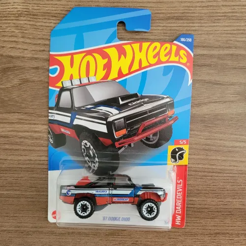 Hot Wheels Treasure Hunt (TH) '87 Dodge D100 - Mattel - 2021