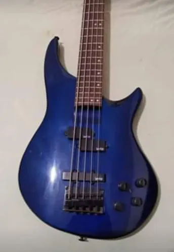 Baixo Vantage 5 cordas ativo