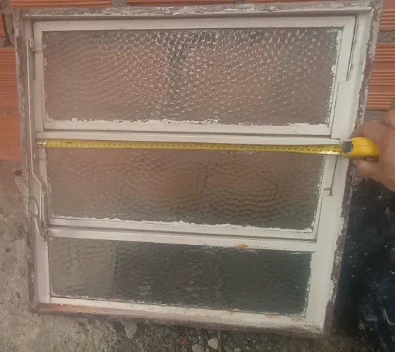 Janela basculante Aço 60x60x8cm 2 Folhas incluído os Vidros 