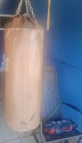 Saco pancada + luvas