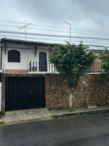 Casa de 279m² para alugar, com 5 quartos (3 suítes), localizada em Boa Viagem, Recife - Pe