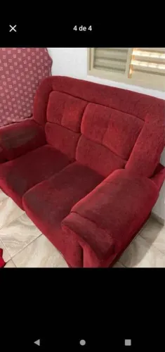 Vendo Jogo de Sofá Cor Vermelho em Excelente Estado