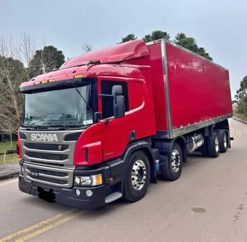 Scania P-310 baú refrigerado