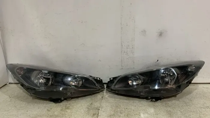 Par de farol Peugeot 308 408 2016 2017 2018 2019 original recuperado