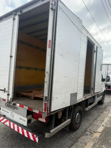 FRETES E PEQUENAS MUDANÇAS