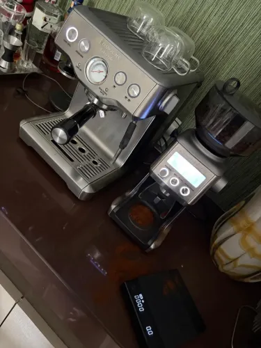 Cafeteira Breville + Moedor Breville - ambos funcionando perfeitamente