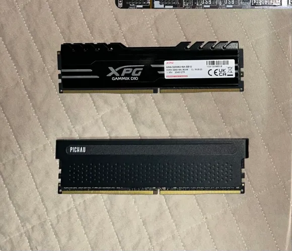 16 gb RAM 2 pentes de 8gb 3200mhz