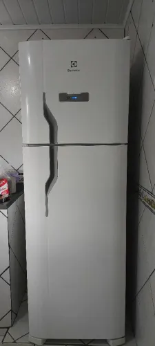 Geladeira Electrolux 371 Litros funcionando perfeitamente 