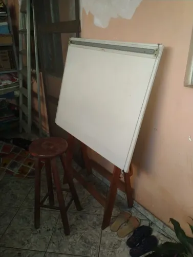 Mesa de desenho com régua paralela
