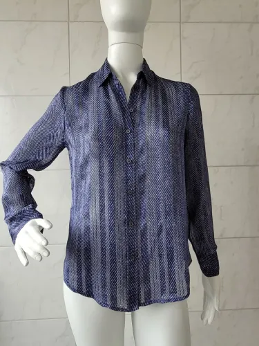 Linda camisa Banana Republic.