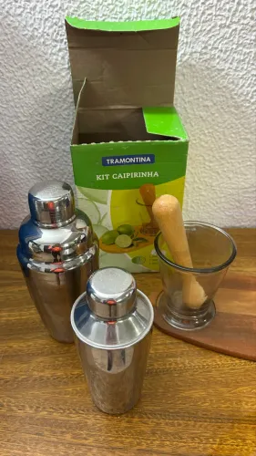 2 Coqueteleiras em Aço Inox e jogo caipirinha em santa cruz do sul