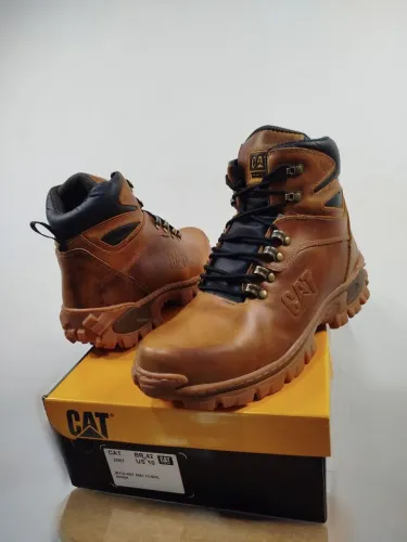 Bota Cat Premium Whisky:Couro Legítimo,Palmilha Gel,Costura e sola Reforçada.39/40 e 41/42