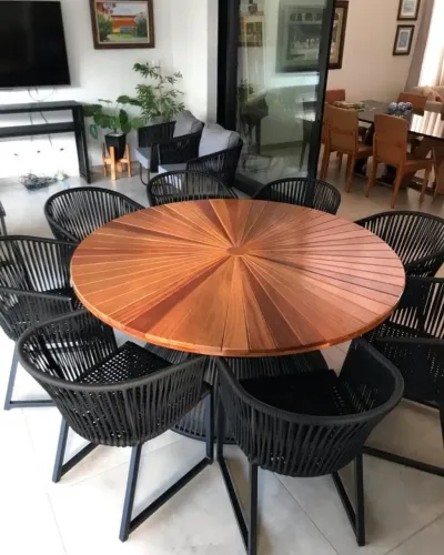 MESA TURIM TAMPO PIZZA DE MADEIRA COM 8 CADEIRAS
