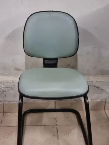 Cadeira Fixa Verde Claro Ótimo Estado Super Confortável por 149,00! APROVEITE 
