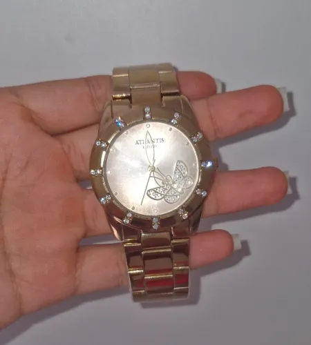Relógio Dourado Atlantis Gold feminino com Detalhe de Borboleta