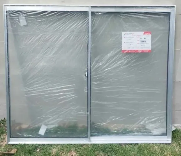 Janela de aluminio, 1.00x1.00. 2 folhas