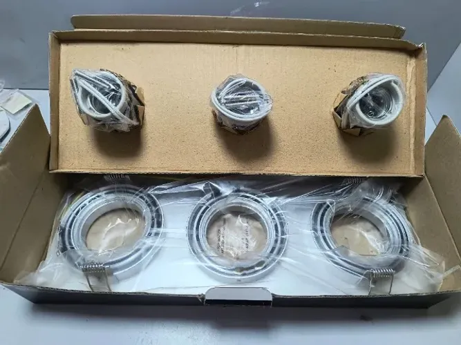 Sport Triplo Embutir Direcionavel 3x Par 20 Aluminio Escocado Cinza Claro Bivolt