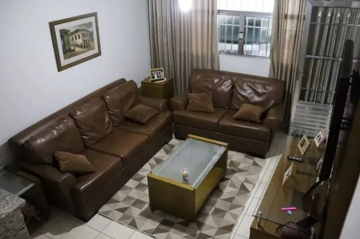 Sobrado com 5 dormitórios à venda, 200 m² por R$ 930.000,00 - Quitaúna - Osasco/SP