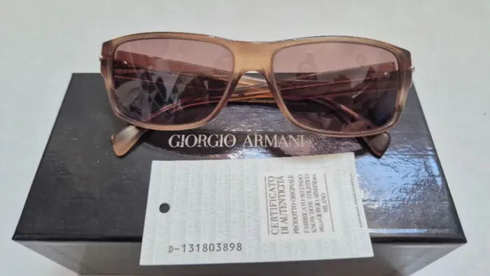 Óculos de sol feminino Giorgio Armani GA 751/S seminovo com caixa e certificado
