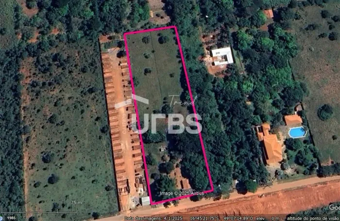 Área de 12.000 m², plana e semi murada, a apenas 300 metros da GO-020, em uma das regiões