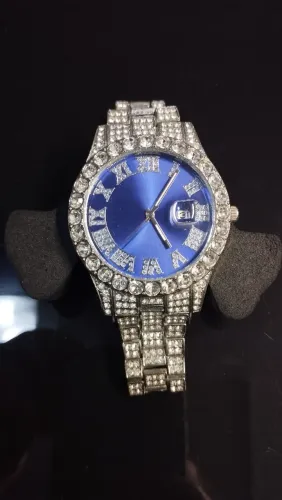 Relógio muito lindo Usado R$:150 Reais 