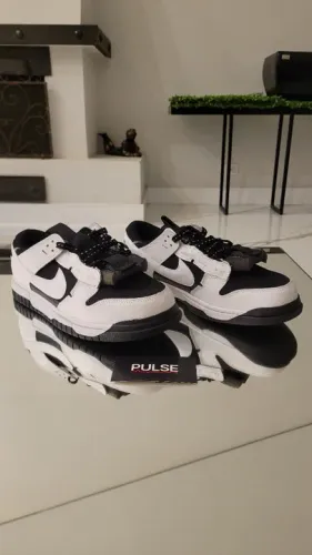 Nike Dunk Low Jumbo Reverse Panda - Tamanho 42BR