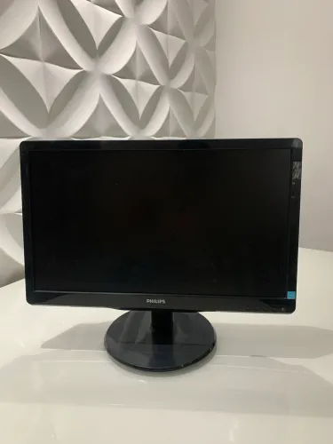 MONITOR PHILIPS 18.5 HD - EXCELENTE ESTADO