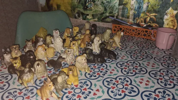 Coleção de miniaturas de cachorros