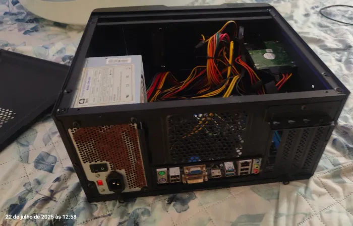 Computador Desktop PC - Gabinete Completo Usado