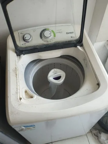 Máquina de lavar com defeito na placa