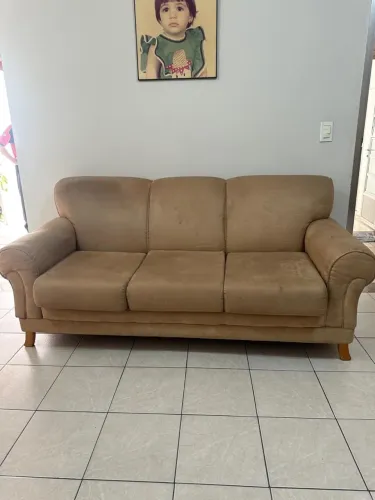 Sofá alto padrão três lugares