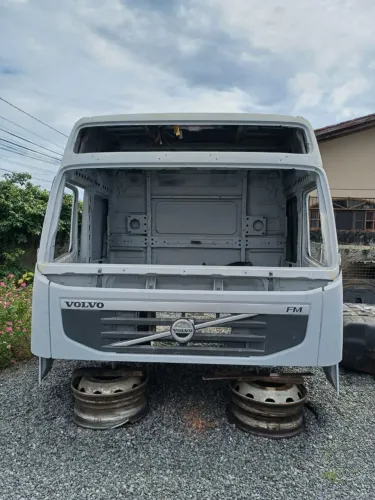 CABINE VOLVO FM370 TETO ALTO