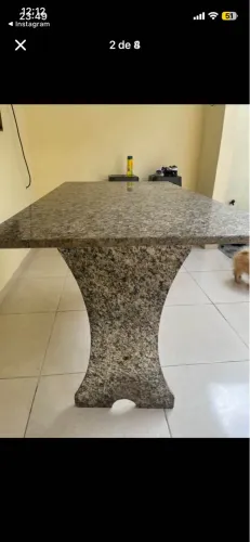 Mesa de mármore