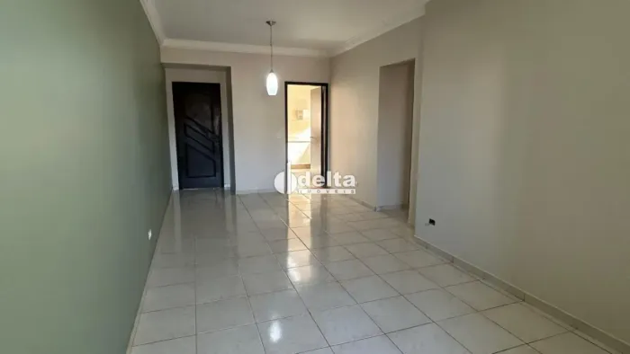 Apartamento com 3 quartos sendo 1 suíte disponível para venda no bairro Santa Mônica em Ub