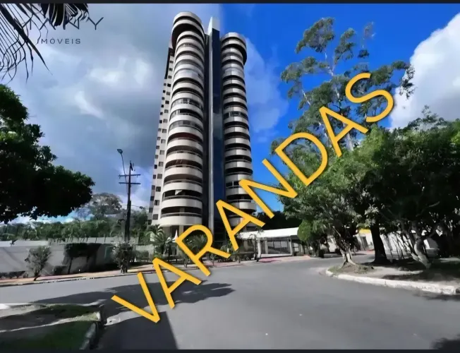 Edifício Varandas Ponta Negra, 4 suites, andar alto. 3 Vagas. A poucos metros da Praia