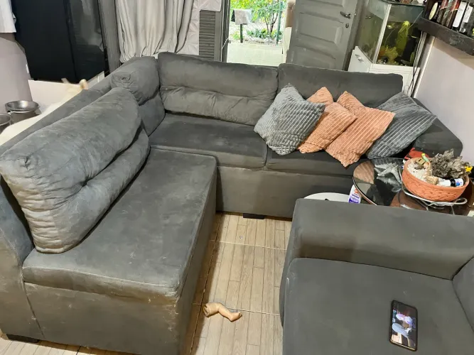 Vendo 2 Sofa de um de 3 e outro de 6 lugares( este em L)
