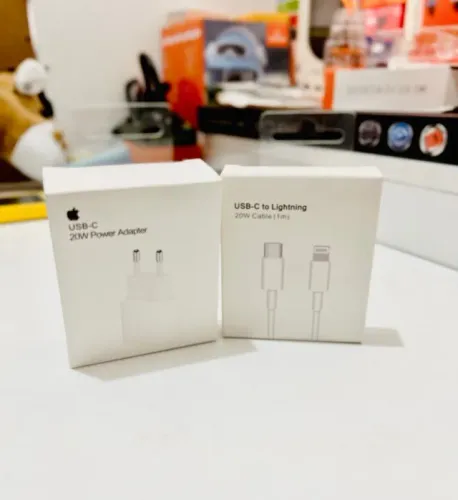 Fonte USB-C 20W + Cabo Lightning