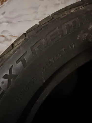 Pneu 215/55/17