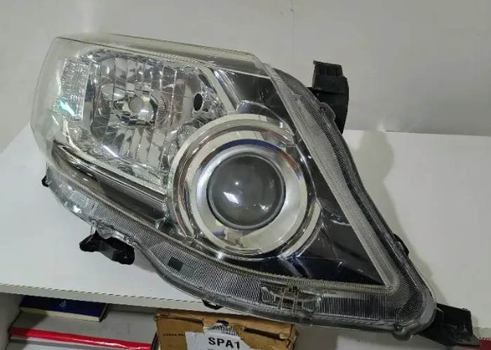FAROL L.D TOYOTA SW4 2012 a 2014