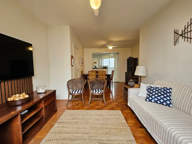 Apartamento 2 dormitórios à Venda na Pitangueiras no Guarujá