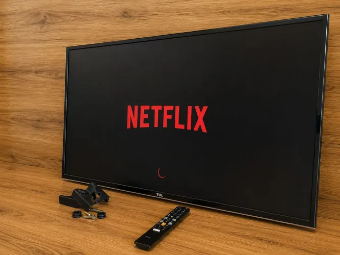 Smart tv de 42"Pol sem detalhes