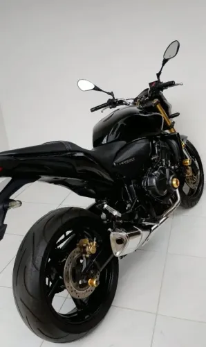 Hornet 600F ano 2014 vendo ou troco