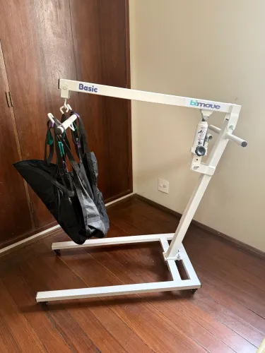 Guincho Hidráulico para Elevação e Transferência de Pacientes.