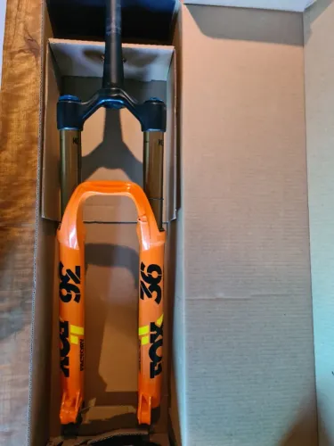 Suspensão Fox 36 Factory Kashima 170mm grip2 29